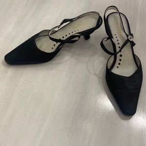 Liz Claiborne Flex black dress shoes 2” heal